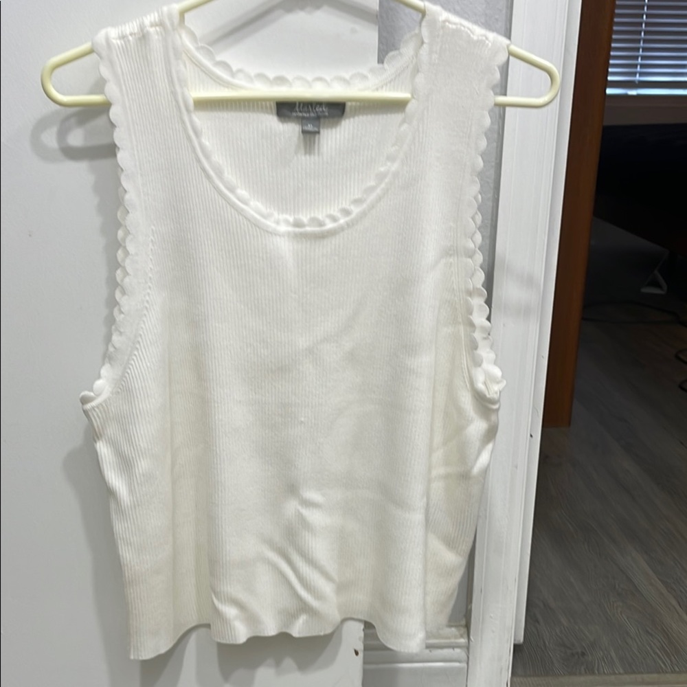 NWOT-MARLED Brand Sweater Tank